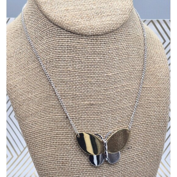 Avon Two Tone Butterfly Pendant Necklace Gold & Silver Tone 16" MINT Condition - Picture 6 of 8